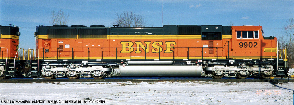 BNSF SD70MAC 9902